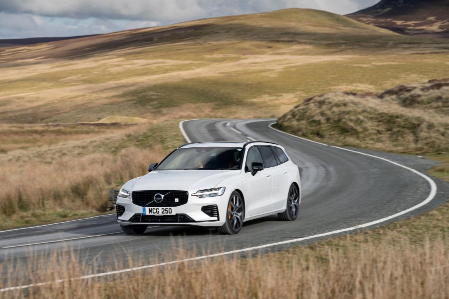  Volvo V60 T8 Polestar Engineered 2019 года  (UK) (фото 22 из 40)